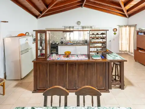 Casa en Venta con 3 cocheras