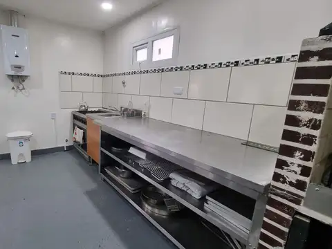 Casa 5 ambientes con 1 baño