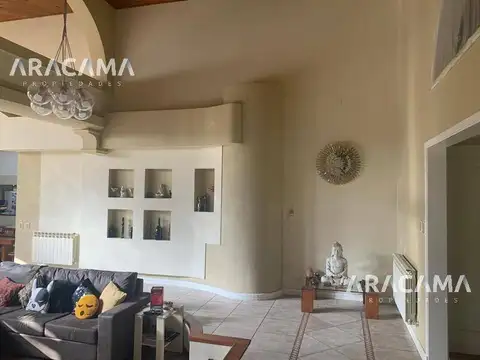 Casa en Venta en Monte Grande, USD 320.000