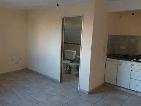 Monoambiente sin expensas y servicios incluidos.