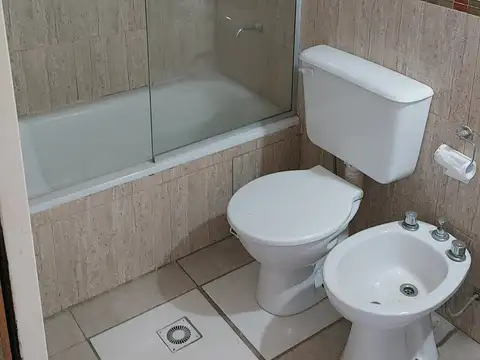 Departamento en Alquiler en Lanus Este, $ 450.000