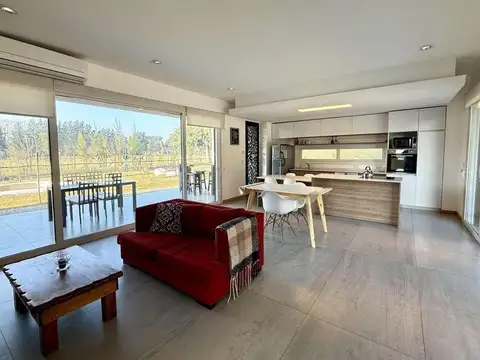 Casa en Venta en Countries y Barrios Cerrados en Ezeiza, USD 190.000