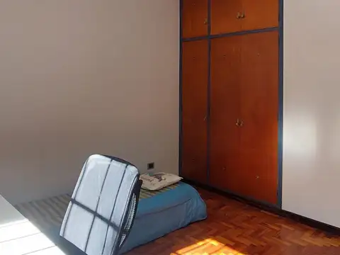 Casa en venta 4 ambientes  con parrilla en Olivos