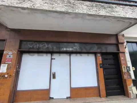 Local comercial en alquiler sobre Av. Nazca 2400 Villa del Parque