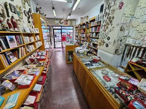 Marcelo Torcuato De Alvear 2400, Piso LOC
