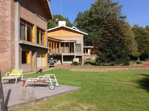 Casa en venta - 9 Dormitorios 10 Baños - 3.000Mts2 - San Martín de Los Andes