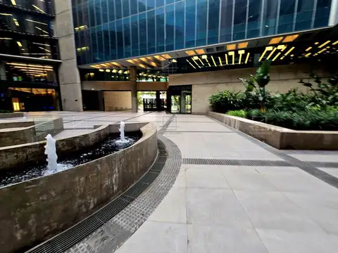 Oportunidad Oficina en ALQUILER CON 6 COCHERAS EN DISTRITO QUARTIER