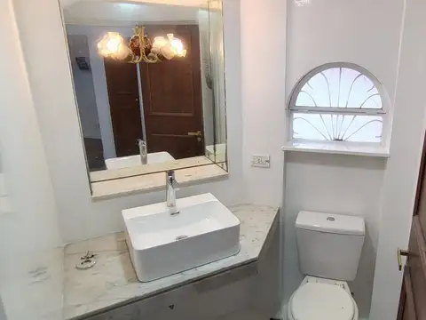 Depto Tipo Casa en Alquiler de 5 dormitorios