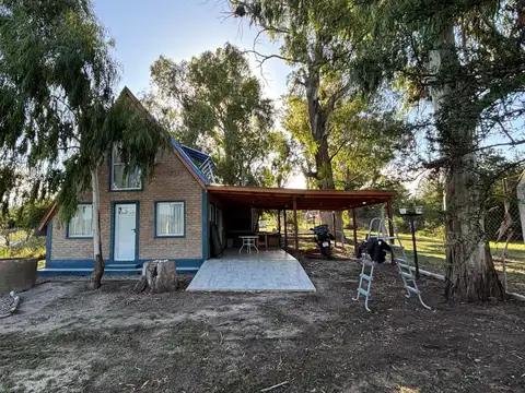 CASA A LA VENTA EN LOS REARTES