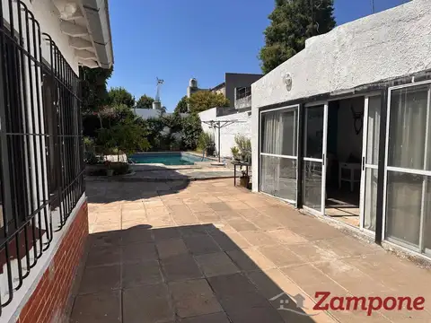 VENTA Casa Multifamiliar.  5 amb.jardín, pileta, quincho      Depto 4 amb. en 1°P - D.Torcuato -