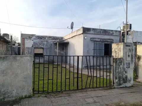 Casa con terreno Viamonte 6000