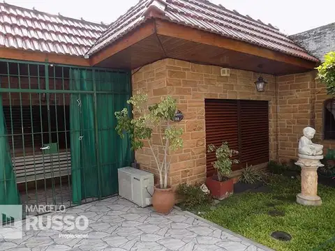 IMPECABLE CASA 3 AMBIENTES + DÚPLEX 4 AMBIENTES