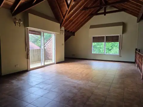 Casa 6 ambientes con 3 baños