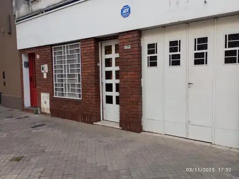 Casa en planta baja, 3 dormitorios, cochera y terraza