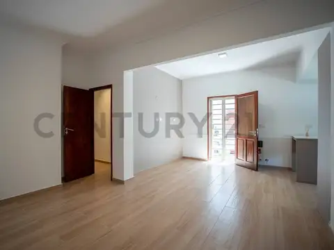Casa 5 ambientes con 1 baño