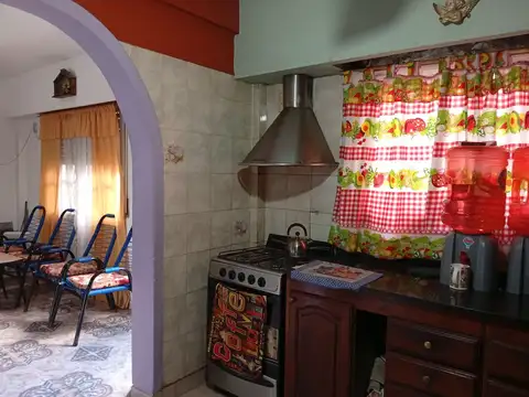 Casa 7 ambientes con 4 baños