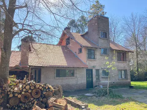 Casa en Venta con 4 cocheras