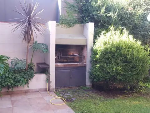 Casa 7 ambientes con 6 baños