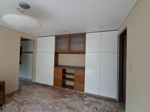 Casa 7 ambientes con 6 baños