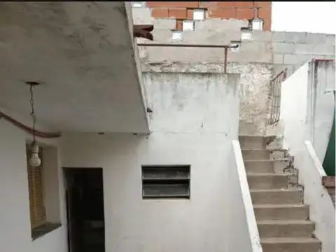 Depto Tipo Casa en Venta 40 años