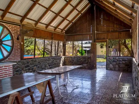 Casa con 6.200 m2 de terreno+ pileta