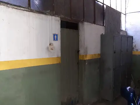 VENTA DE ESTACIONAMIENTO EN TERRENO DE DOBLE FRENTE EN MONSERRAT (CENTRO)