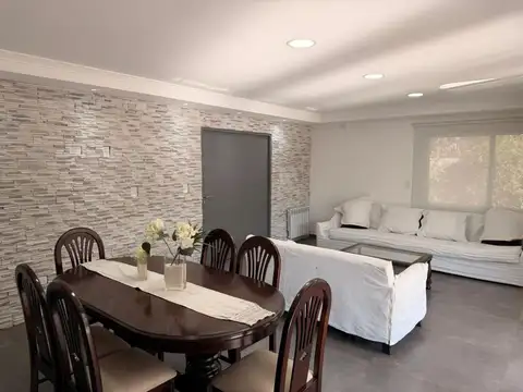 Casa 7 ambientes con 4 baños