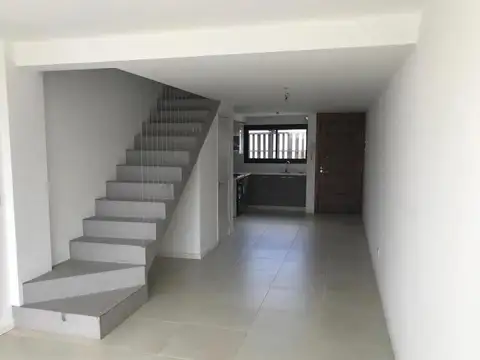 TRIPLEX A ESTRENAR 4 AMBIENTES