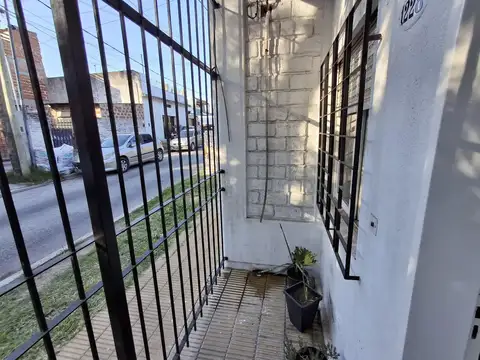Depto Tipo Casa en Venta en Jose Leon Suarez, USD 46.000
