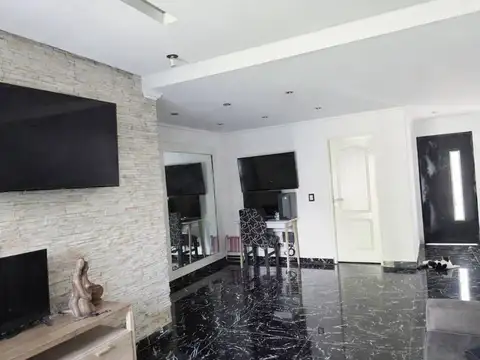 VENTA CASA YEI PORA TORTUGUITAS 3 AMB PILETA