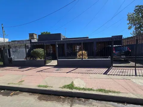 VENTA CASA 1 DE MAYO 3 DORM