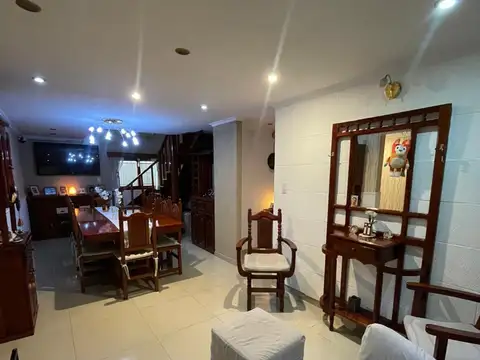 Casa 7 ambientes con 3 baños
