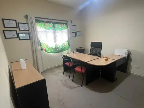 Casa 5 ambientes con 1 baño