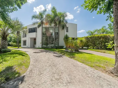 Casa en Alquiler en Septiembre, USD 3.500