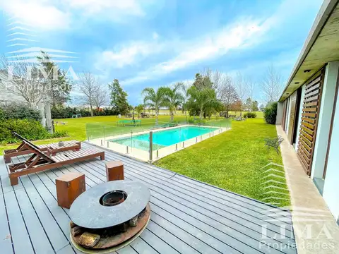 Casa 4 ambientes con 3 baños