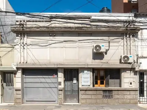 4 de Enero 3062 Casa 3 habitaciones y escritorio Patio y cochera