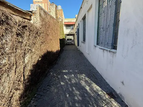 CASA CENTRICA - CORTE CLASICO - IMPECABLE ESTADO -