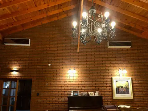 Casa en Venta en Villa Elisa [Cod: 765]