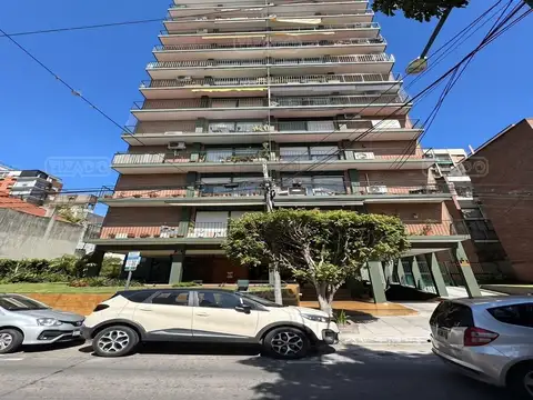 Ladislao Martínez 100