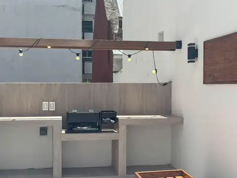 2 AMBIENTES SUPER LUMINOSO CON PARRILLA 2 BAÑOS