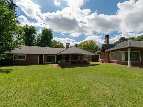 Casa 5 ambientes con 3 baños