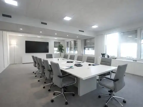 Alquiler de Importante oficina reacondicionada en Microcentro, con cocheras
