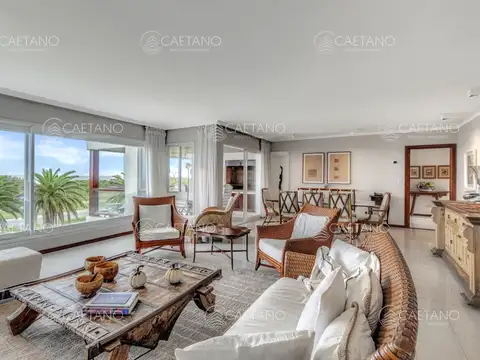 Venta Apartamento en Punta del Este Sea House Garden en San Rafael 1ra Línea de Brava
