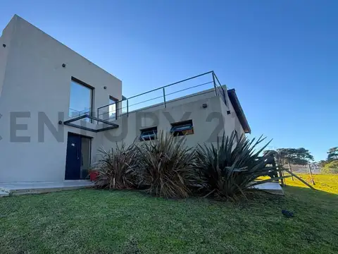 VENTA CASA 4 AMBIENTES BARRANCAS DE SAN BENITO