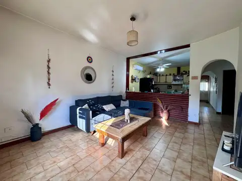 Casa 4 ambientes con 1 baño