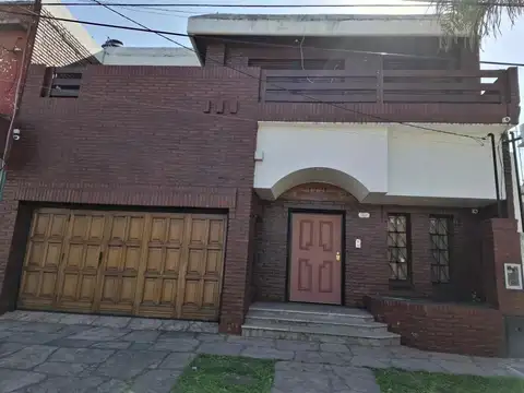 Ituzaingó Norte, Casa de 5 amb en 2 plantas APTO CRÉDITO 