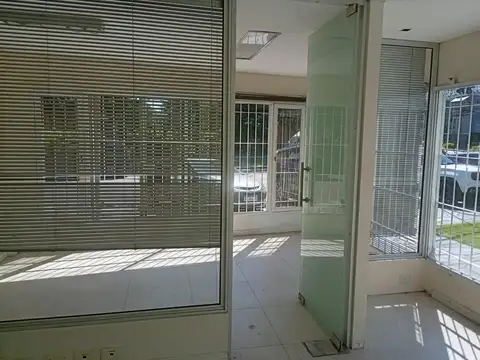 Locales/Oficina total 70m² c/ Cocheras - San Isidro