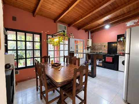VENTA CASA DE PASILLO DE 2 DORMITORIOS ECHESORTU