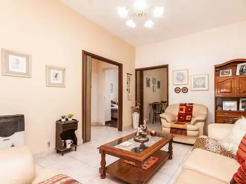 Casa 4 ambientes con 1 baño