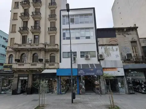 Local Comercial y 3 pisos con oficinas y depósitos - ONCE
